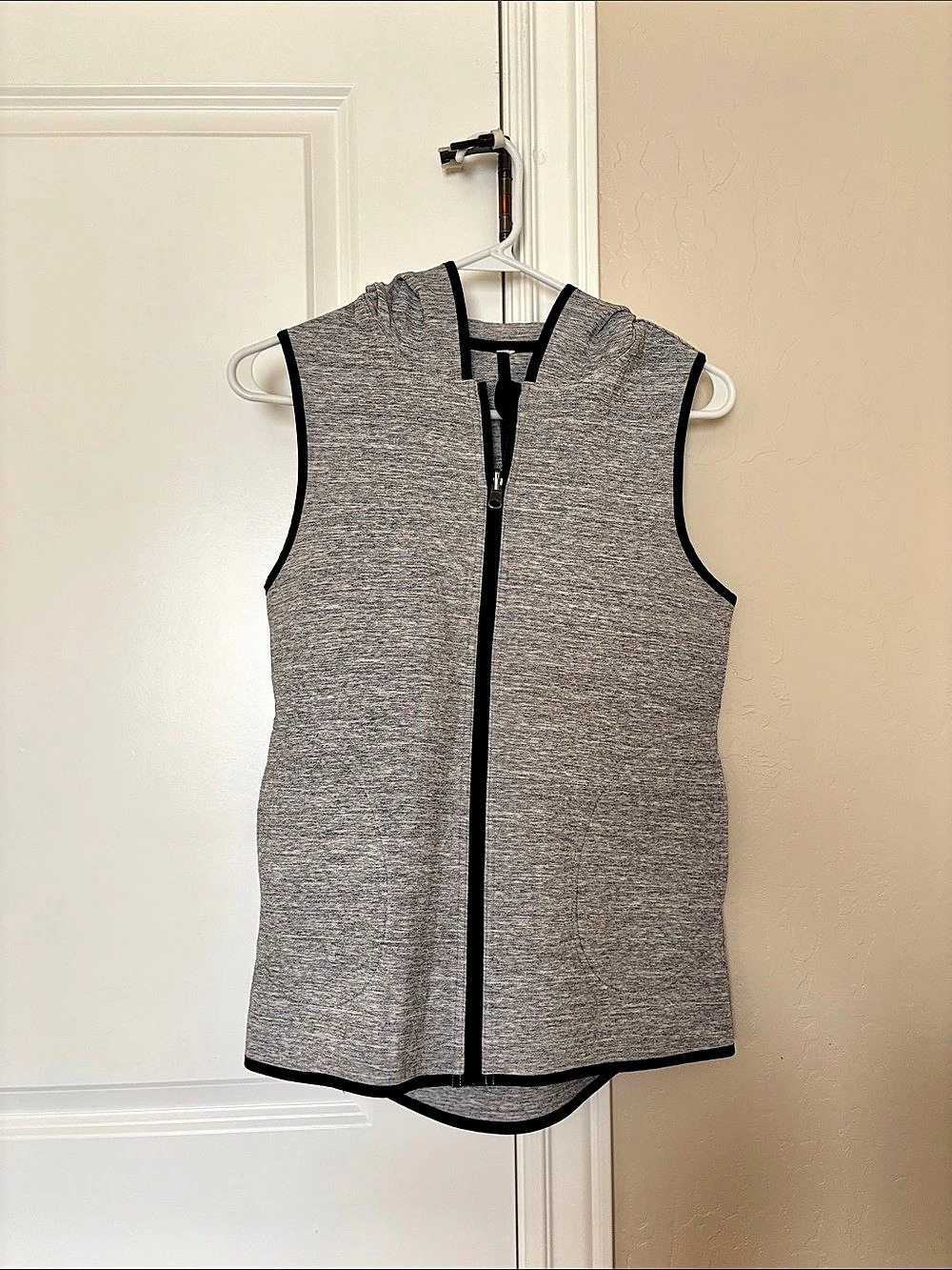 lululemon Insculpt Reversible Hooded Vest Gray & Black